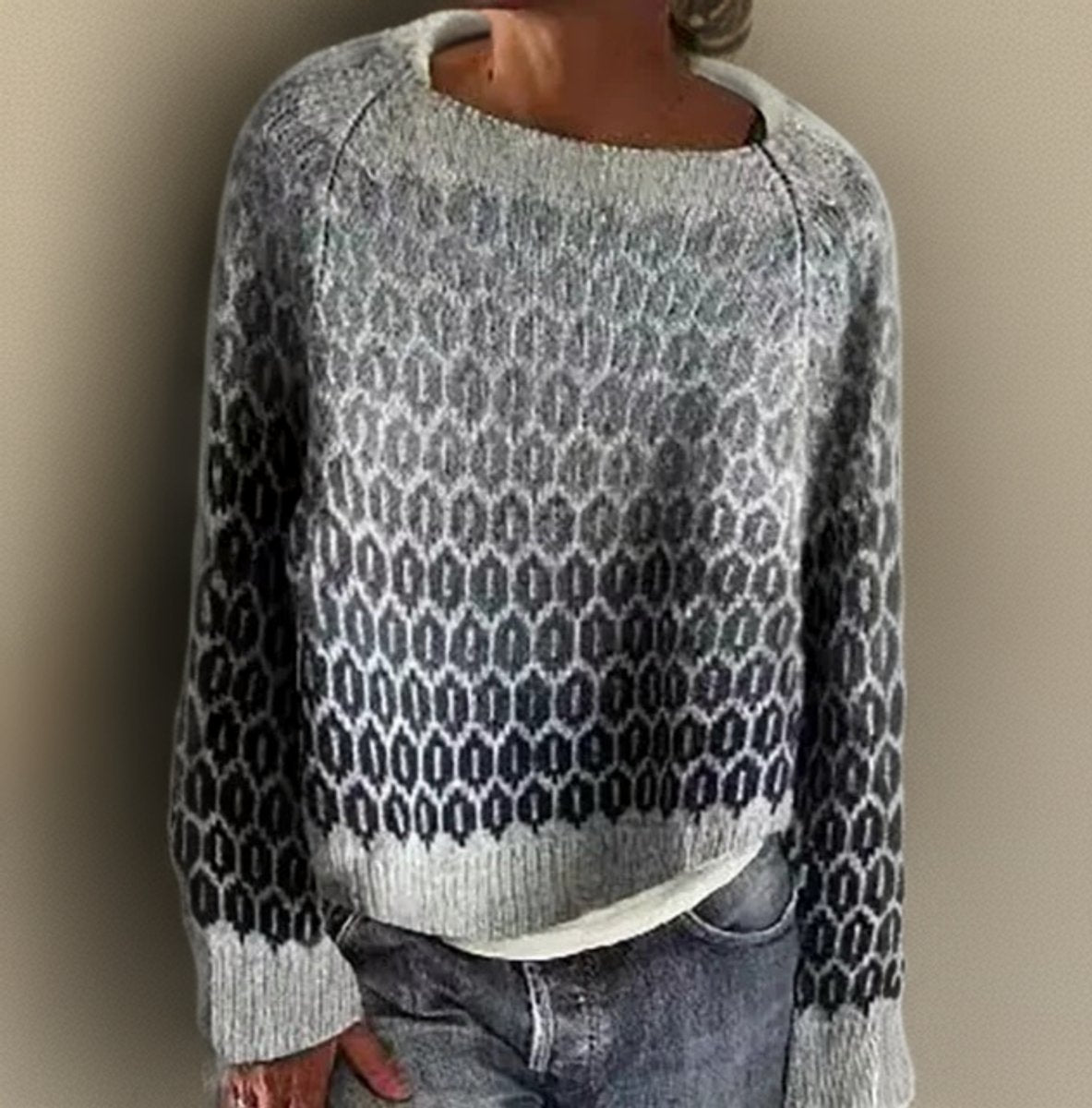 Women's Fair Isle Knit Sweater with Gradient Pattern and Crew Neck